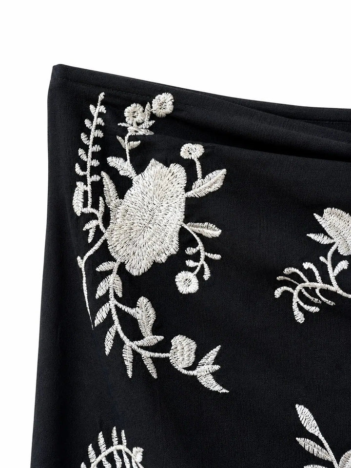 Falda Pareo con Flecos y Bordado Floral