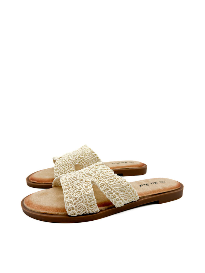 Sandalia Plana Tejidas en Color Beige – Estilo Casual y Elegante