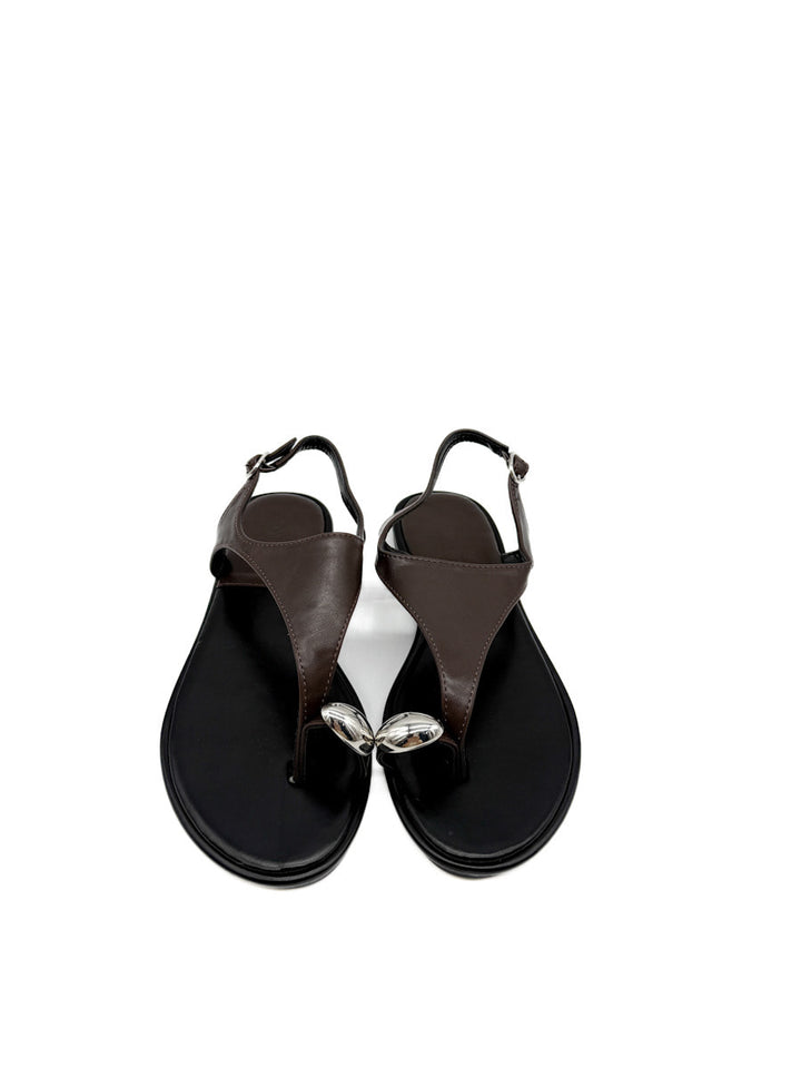 Sandalias Elegantes con Detalle Metálico y Correa Ajustable