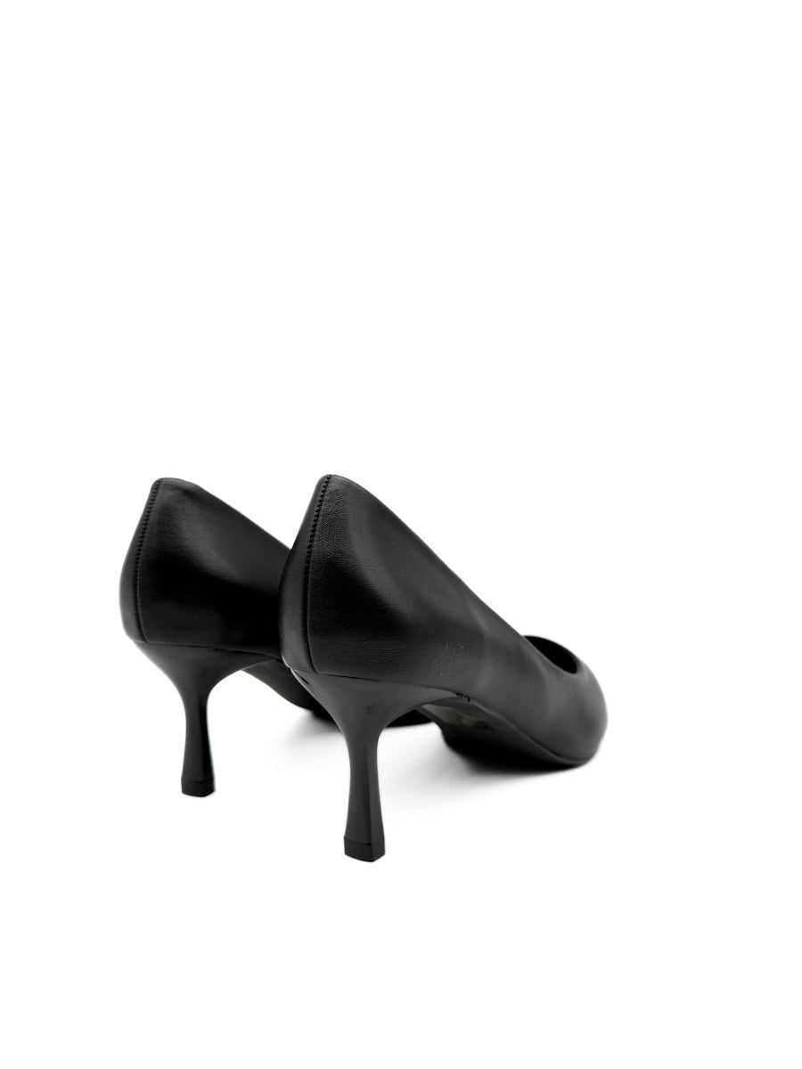 Zapatos de Tacón Clásicos: Elegancia Atemporal en Cuero Sintético