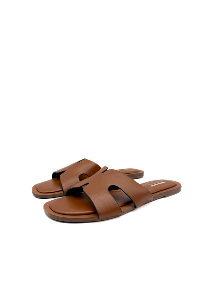 Sandalias Planas con Diseño en "H" – Elegancia y Comodidad