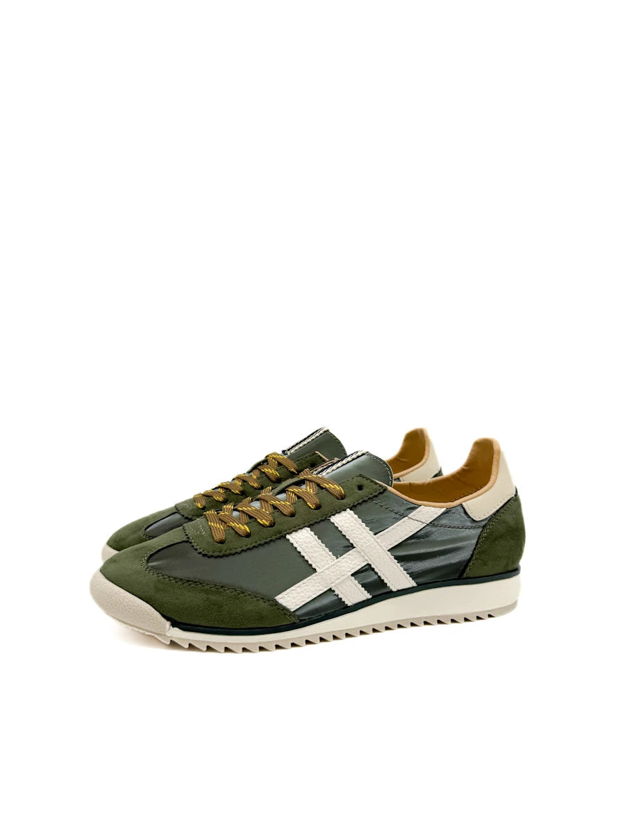Zapatillas Deportivas Retro de Antelina y Nailon con Bandas Laterales