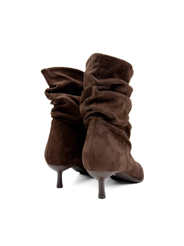 Botines de Antelina con Tacón Chupete y Caña Arrugada
