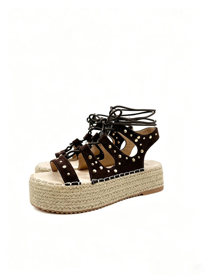Sandalias Romanas de Plataforma con Tachuelas y Cierre de Cordones