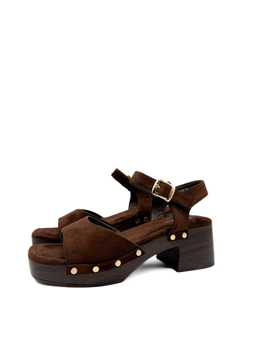 Sandalia Zueco de Plataforma con Pulsera y Tachuelas