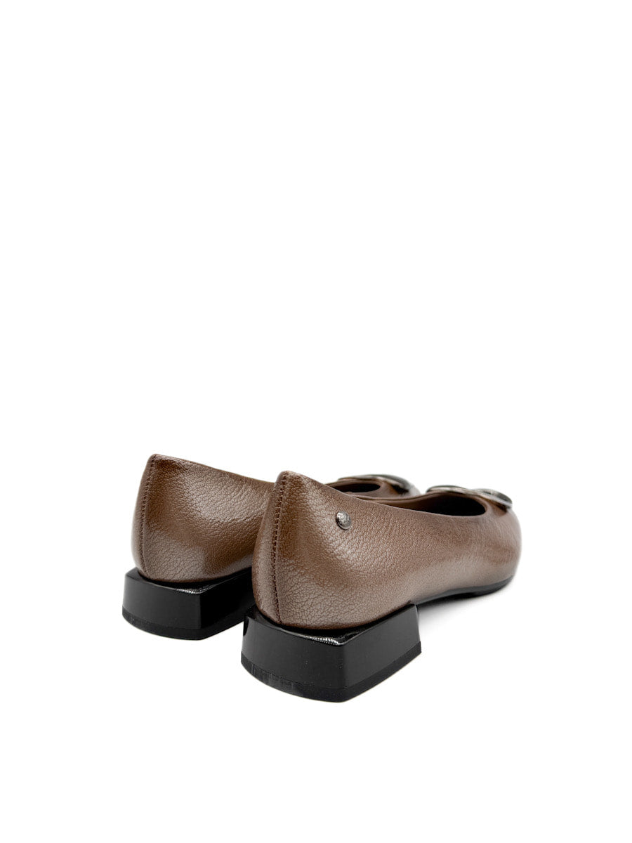 Zapatos de Tacón Bajo con Hebilla: Elegancia y Comodidad
