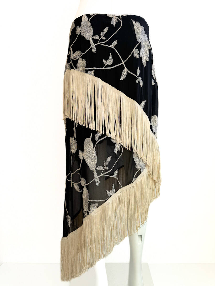 Falda con flecos y bordado floral LR38003