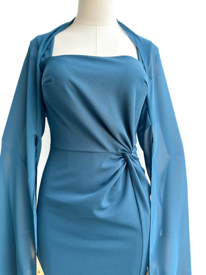 Vestido de Tirantes con capa de Gasa-Elegancia y Movimiento