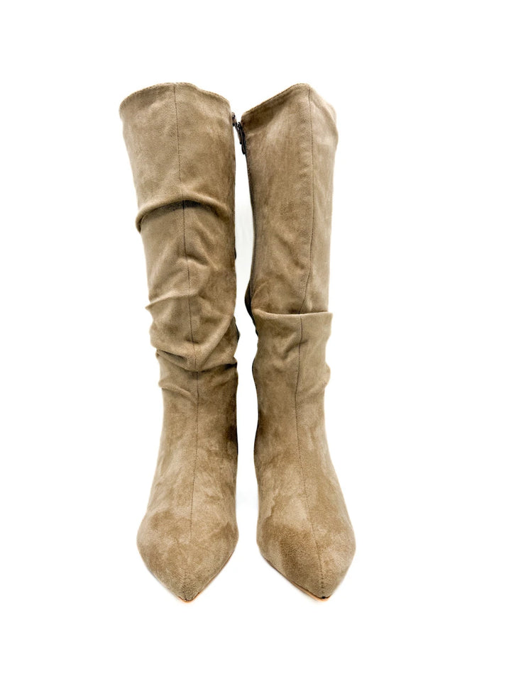 Botas Altas Fruncidas de Ante Sintético con Tacón Chupete y Puntera Fina