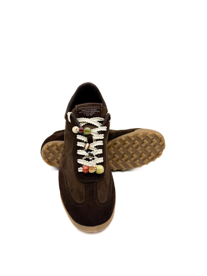 Zapatillas Corina Casuales de Antelina con Abalorios en Cordones