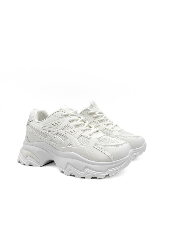 Zapatillas Blanco y Negro: Estilo Urbano con Suela Gruesa