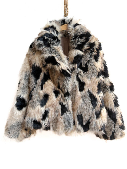 Chaqueta de Piel Sintética con Estampado Leopardo — Elegancia Salvaje y Estilo Atrevido Negro Gris