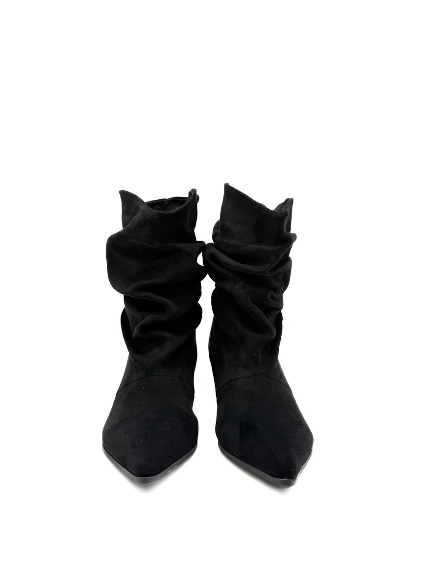 Botines de Antelina con Tacón Chupete y Caña Arrugada
