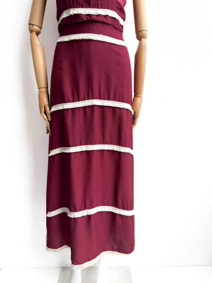 Conjunto Top y Falda con Detalles en Contraste