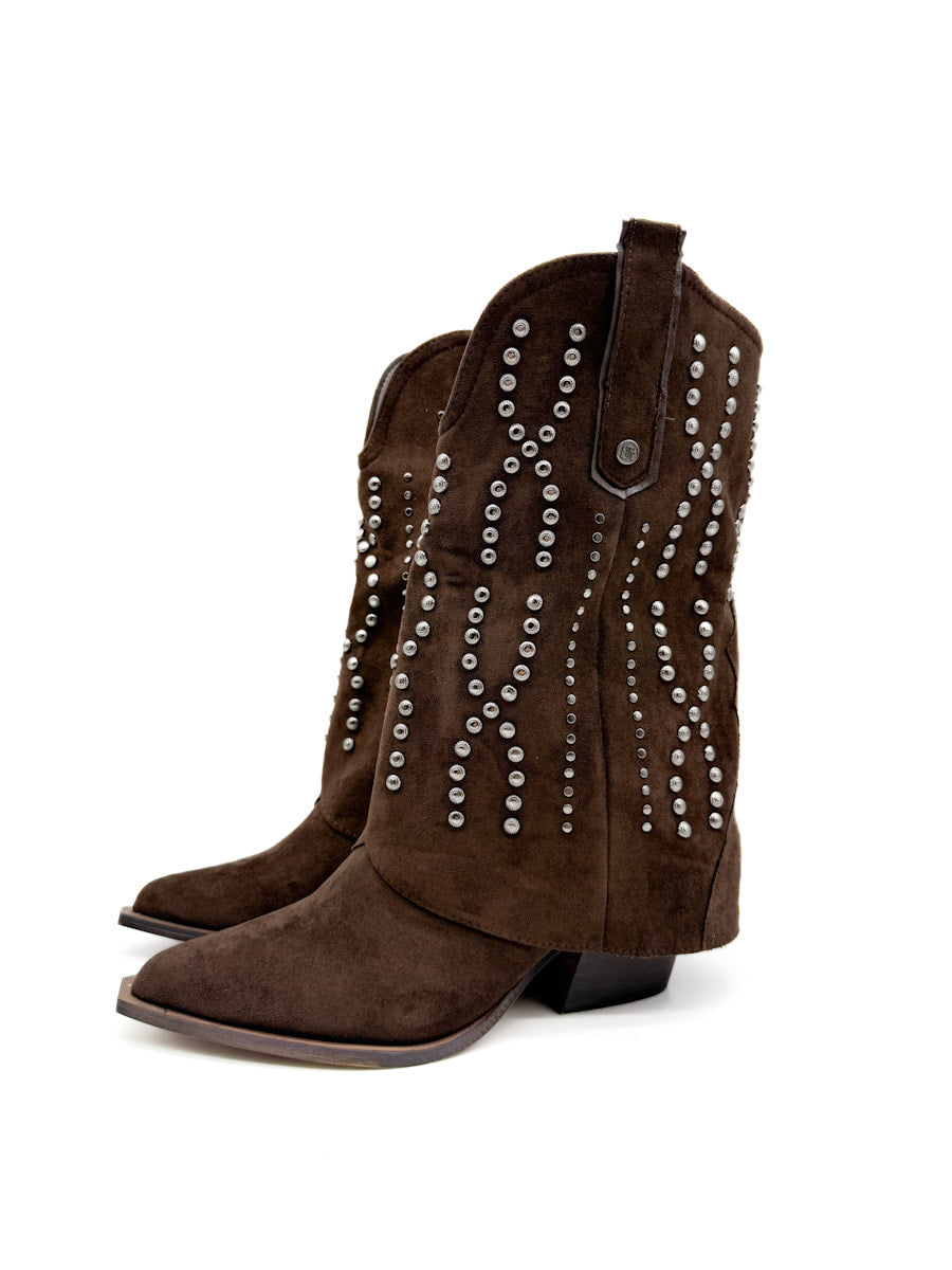 Bota Cowboy Marrón Chocolate con Tachuelas Metálicas