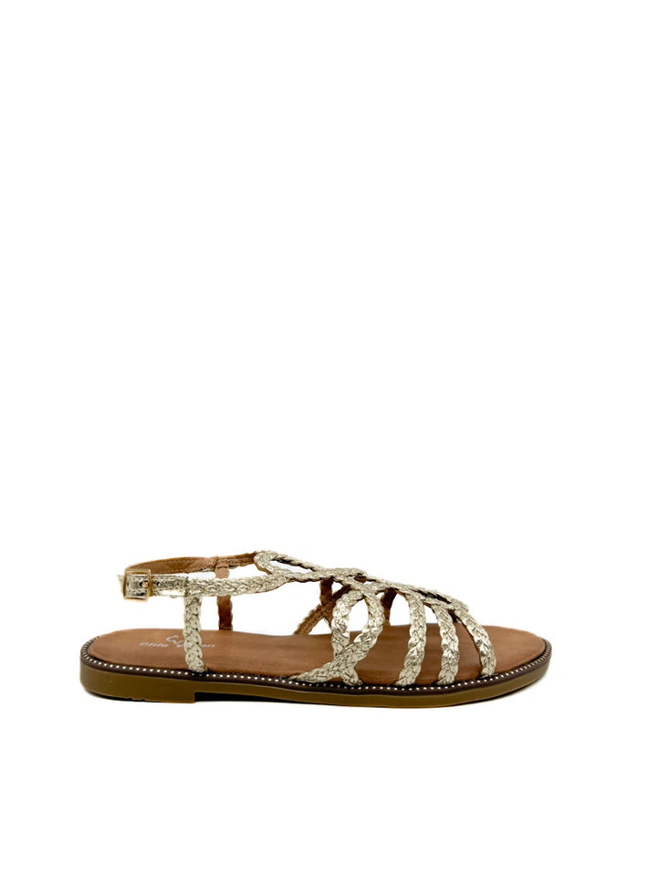 Sandalias planas doradas trenzadas mujer.