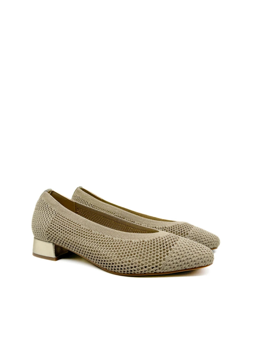 Zapatos  de Malla con Tacón Bloque: Confort y Estilo Contemporáneo