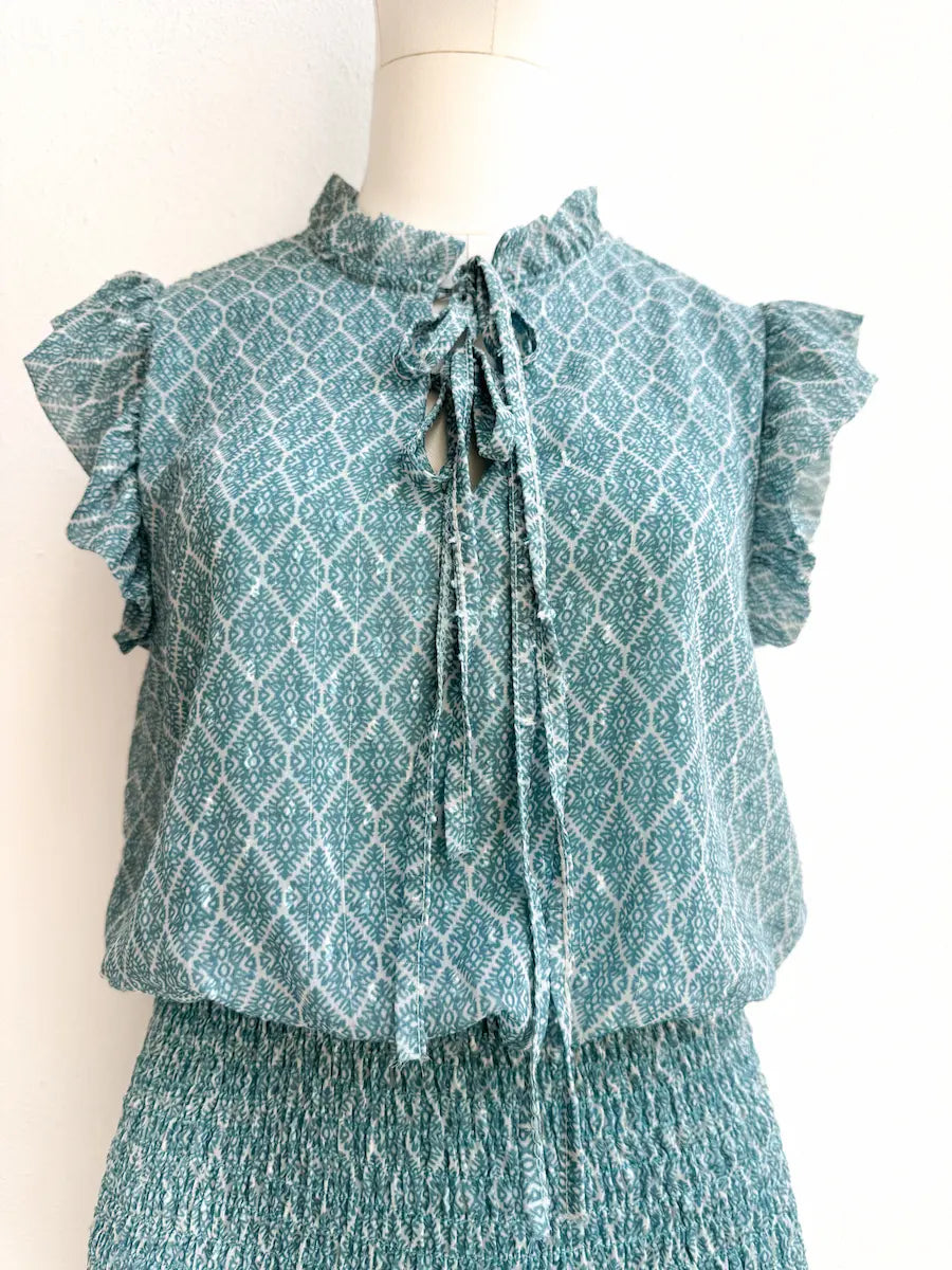 Vestido Corto Estampado con Nido de Abeja y Volantes