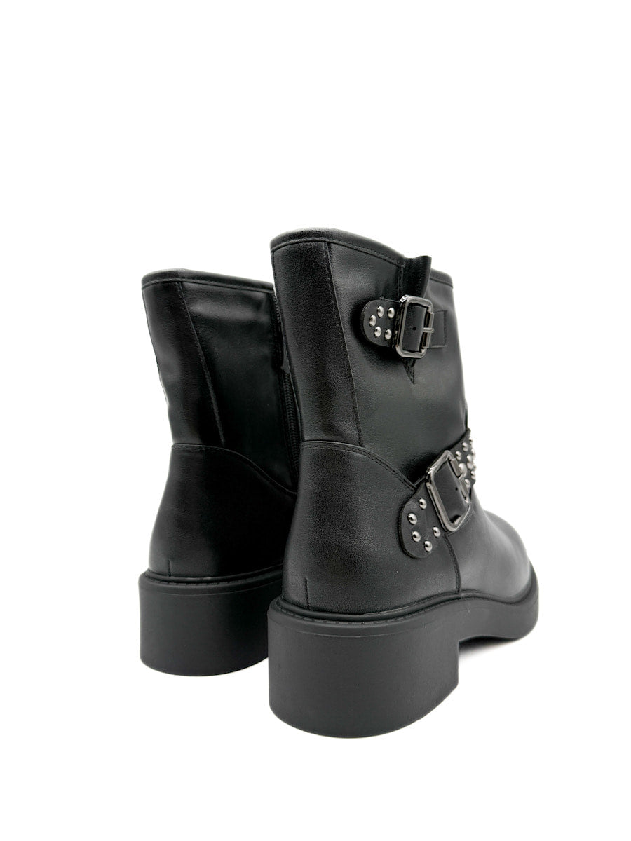 Botines Biker con Tachuelas y Hebillas Metálicas en Suela de Plataforma.
