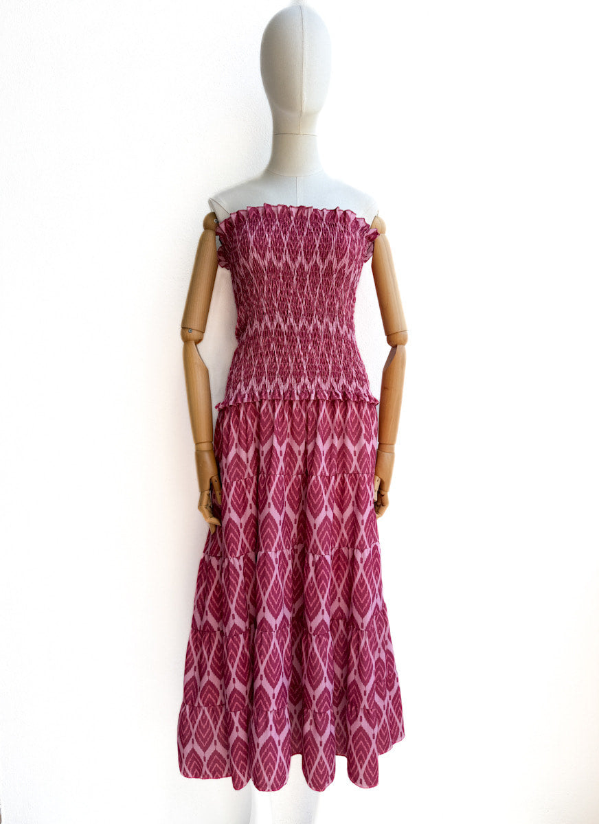 Vestido Floral con Nido de Abeja – Estilo Fresco y Versátil