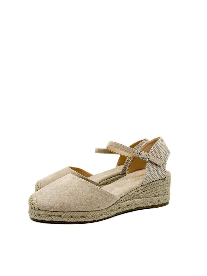 Alpargatas de Cuña Media en Antelina Beige con Detalle de Ganchillo