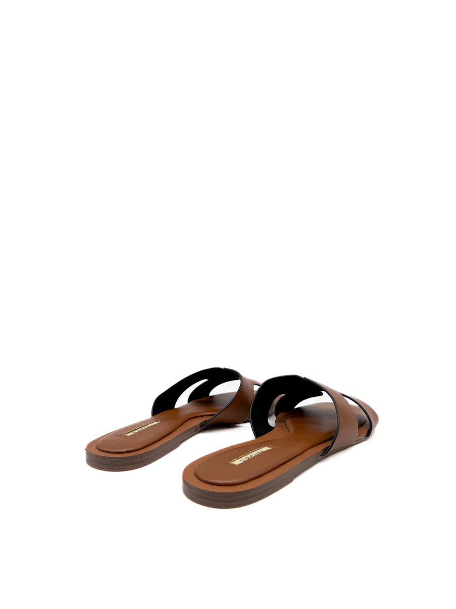 Sandalias Planas con Diseño en "H" – Elegancia y Comodidad