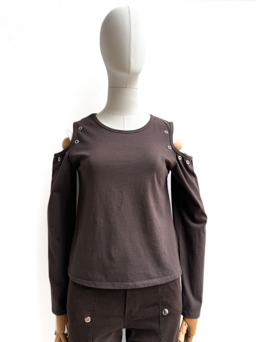 Camiseta con Cortes en Hombros y Detalles Metálicos Marrón Única