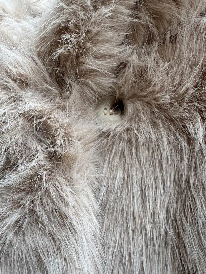 Chaqueta de Pelo Sintético Premium con Cuello Envolvente – Disponible en Marrón y Beige