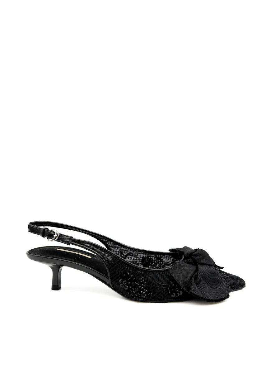 Zapatos Corina negros destalonado con lazo y rejilla