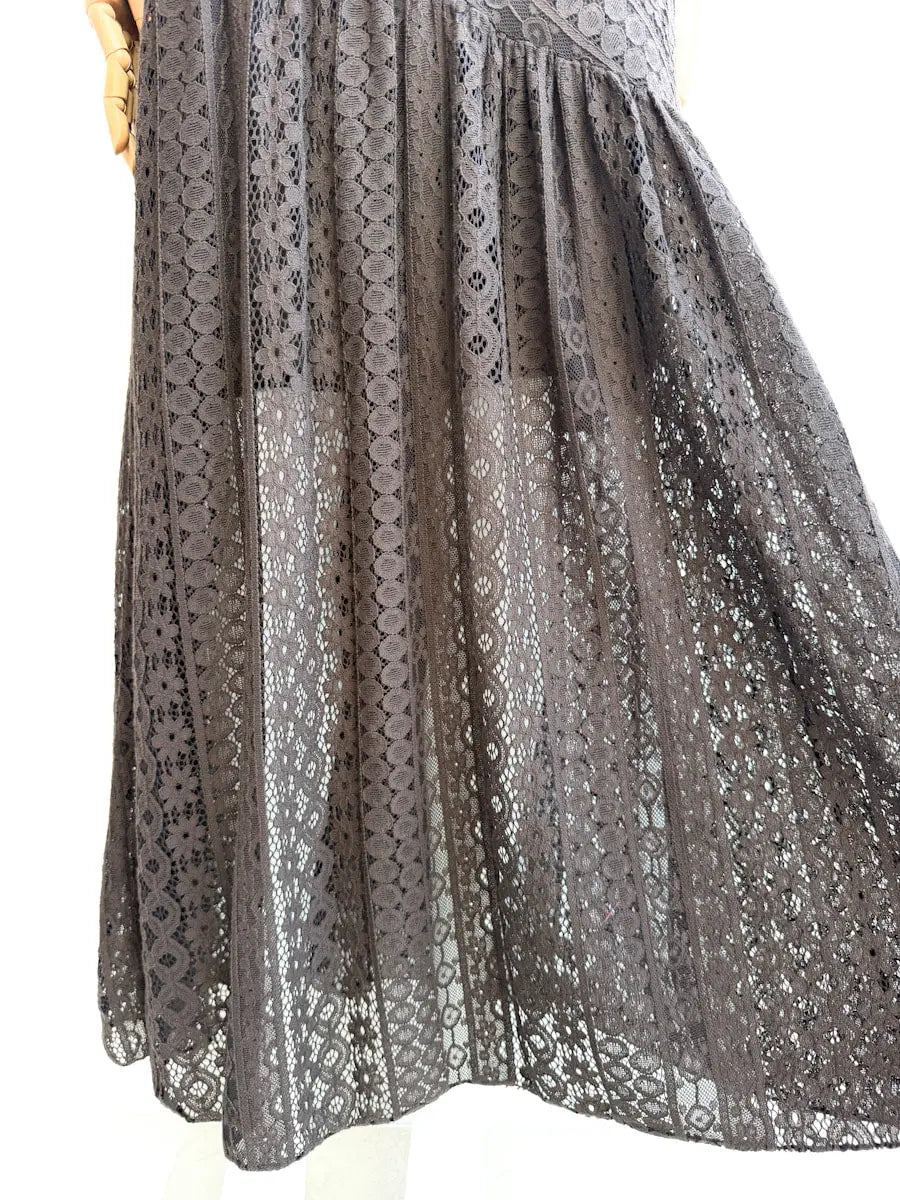 Falda larga de encaje