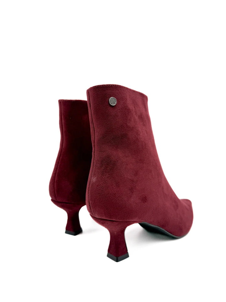 Botines de Antelina con Tacón Cónico y Punta Fina