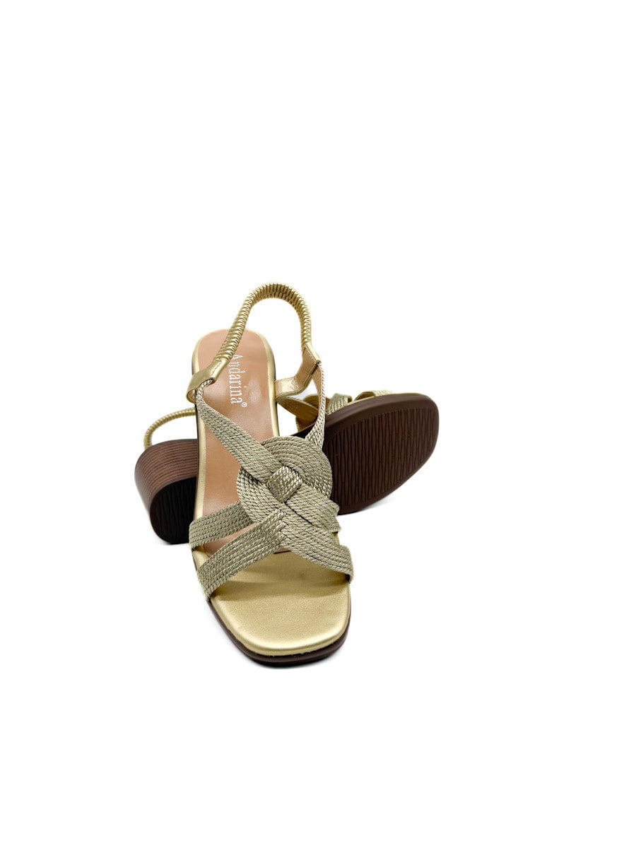 Elegantes Sandalias con Detalle Entrelazado