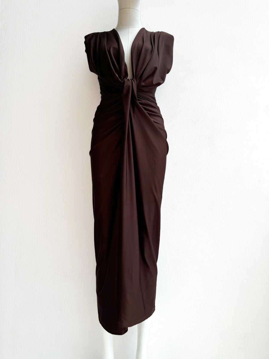 Vestido Largo Drapeado con Escote en V Profundo, Nudo en la Cintura. Chocolate única