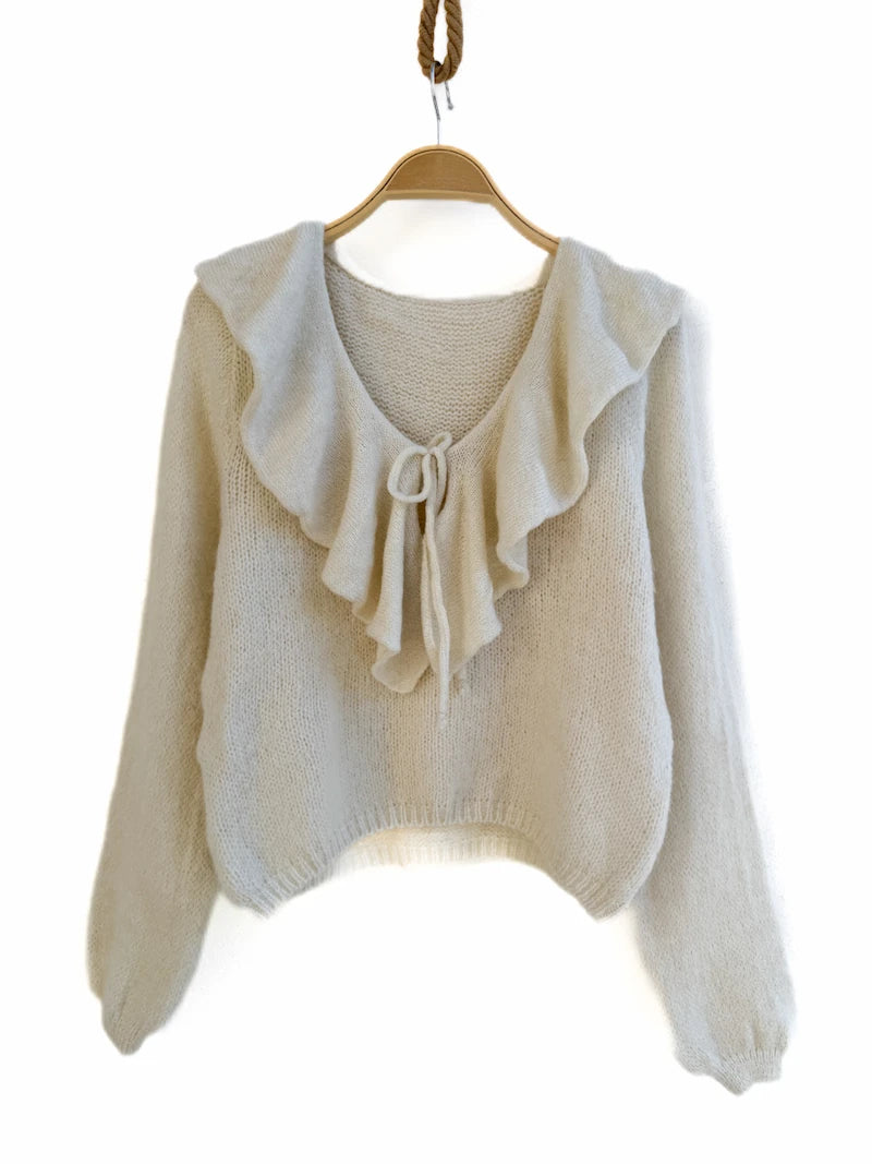 Jersey de Punto Suave con Cuello de Volantes y Lazo Frontal