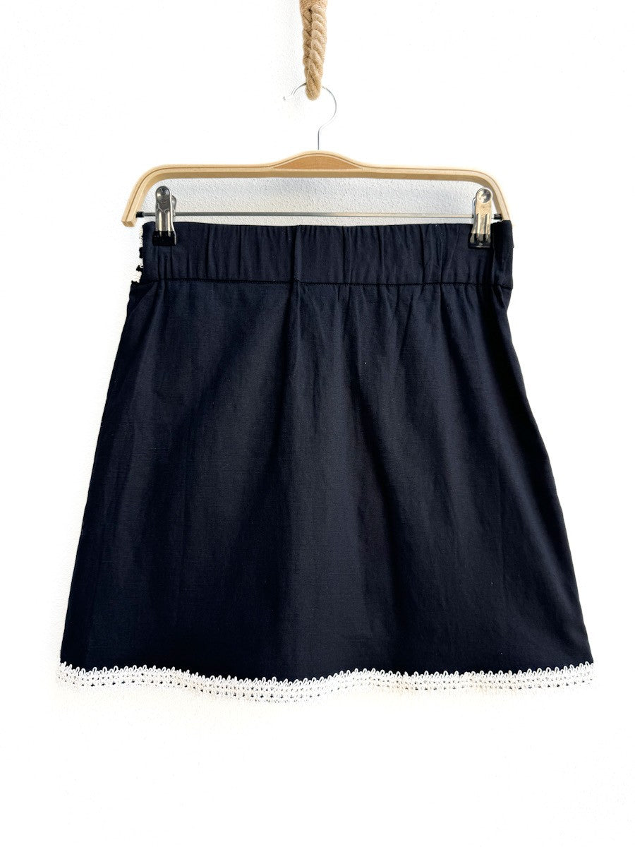 Falda Bordada Mariposa