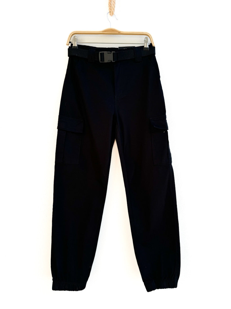 Pantalón Cargo con Cinturón Ajustable