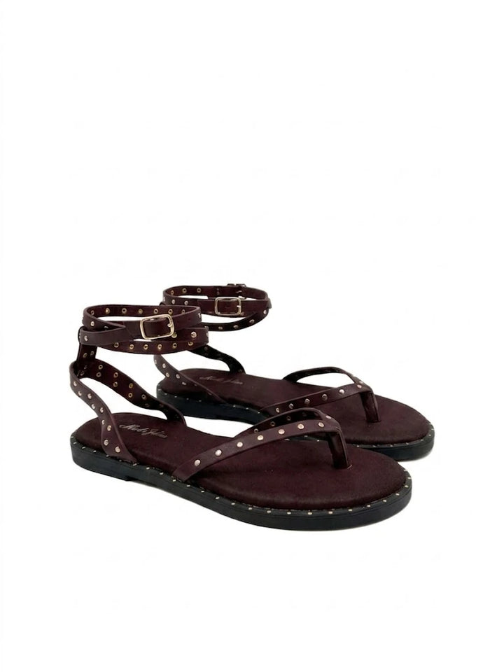 Sandalias Romanas con Tachuelas Metálicas y Doble Correa al Tobillo - Colección Urban Chic