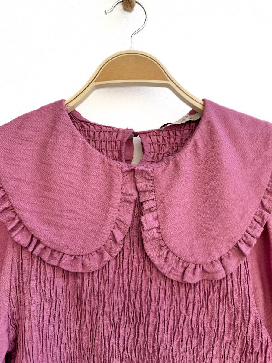 Blusa Vintage con Volantes y Cuello Babero