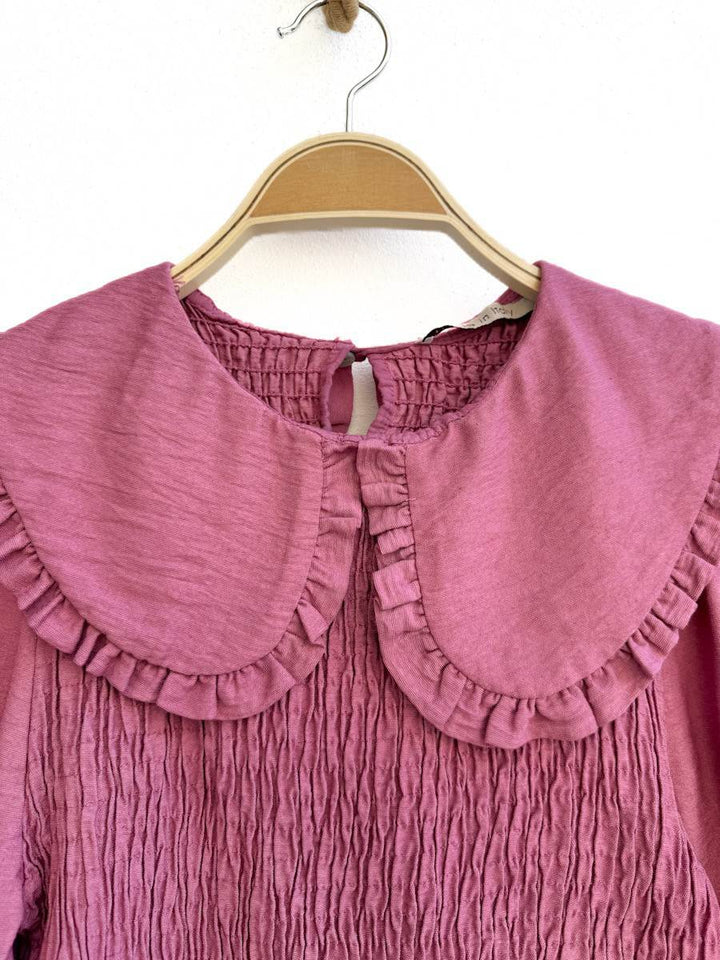 Blusa Vintage con Volantes y Cuello Babero