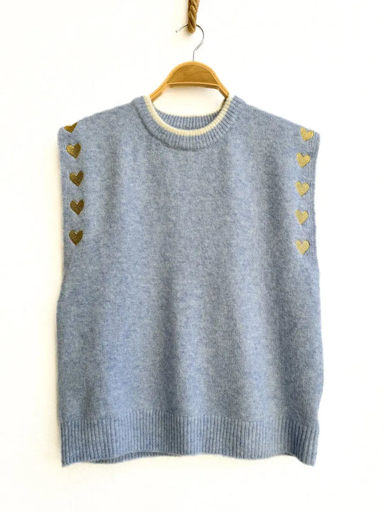 Chaleco Azul Claro con Detalles de Corazones Dorados