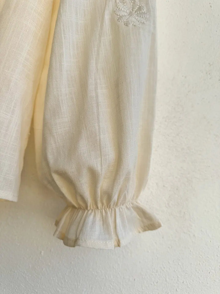 Blusa Beige Bordada de Manga Larga