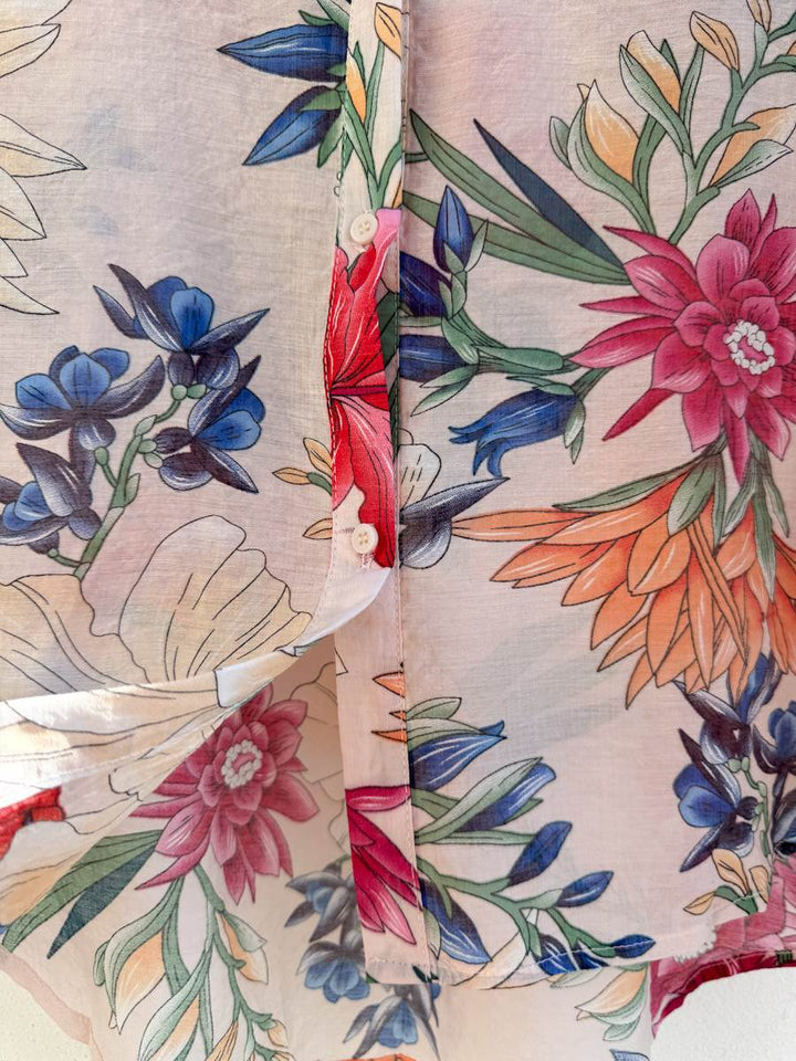 Camisa de manga larga con estampado floral – Tela semi-transparente