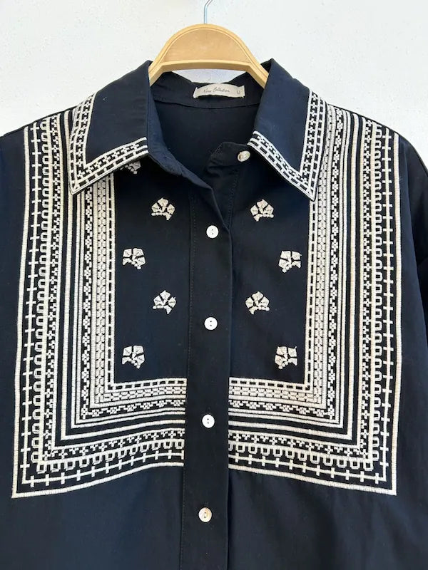 Camisa Bordada