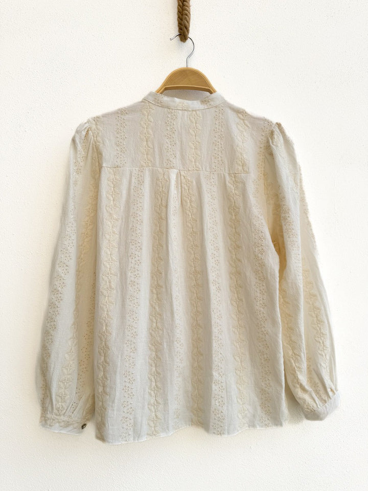 Blusa Vintage de Encaje Bordado en Color Marfil