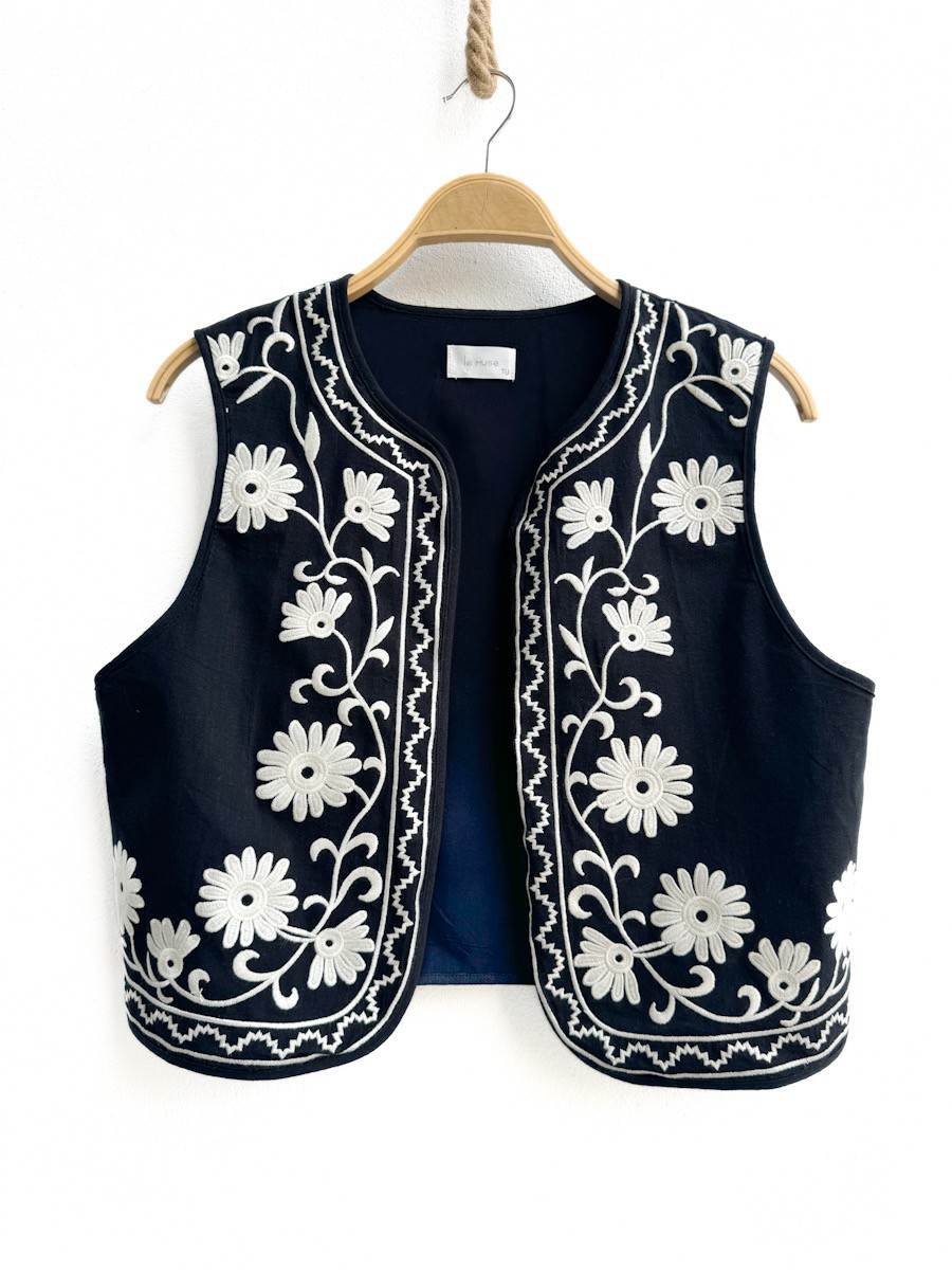 CHALECO CORTO BORDADOS FT781 Negro única