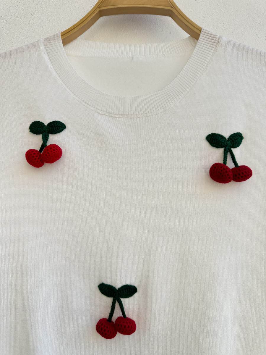Suéter con Bordado de Cerezas