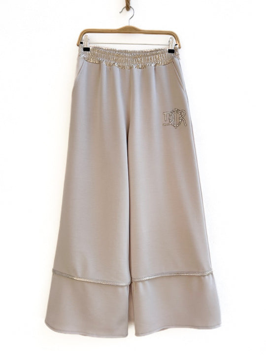 Conjunto Relax con Detalles Metálicos Pantalón Beige única