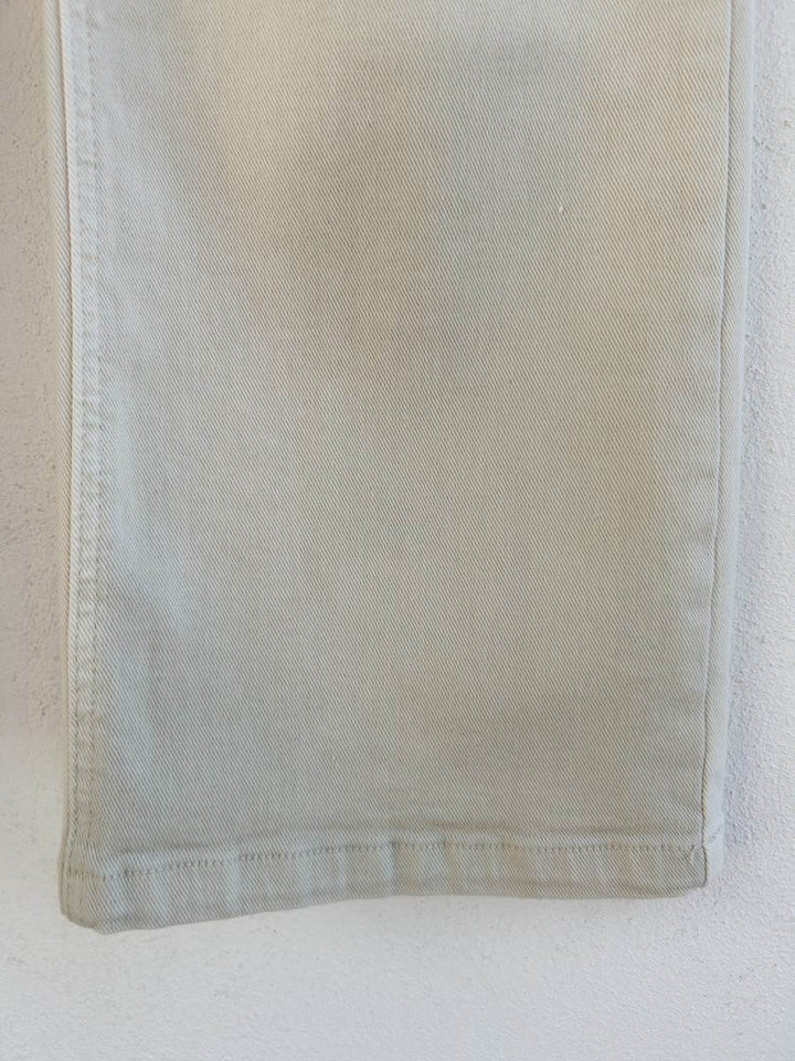 Pantalón de mezclilla rectos con bolsillos frontales