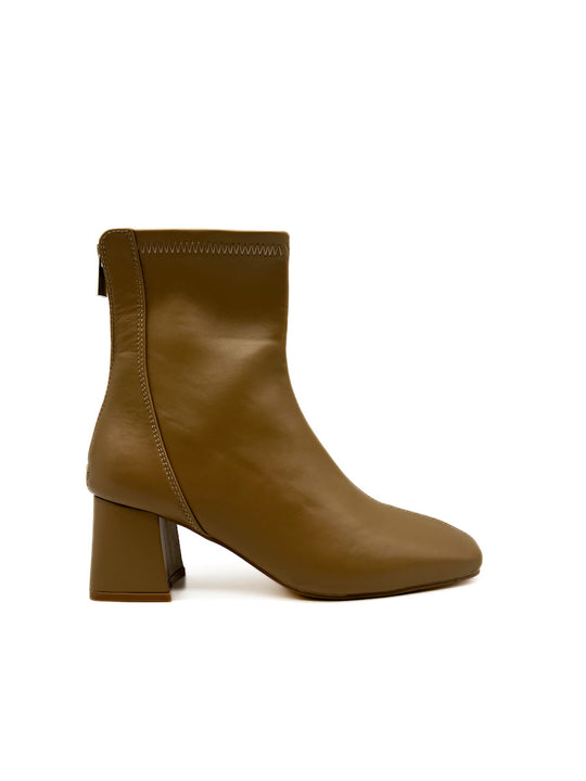 Corina Botines Tacón Ancho Camel