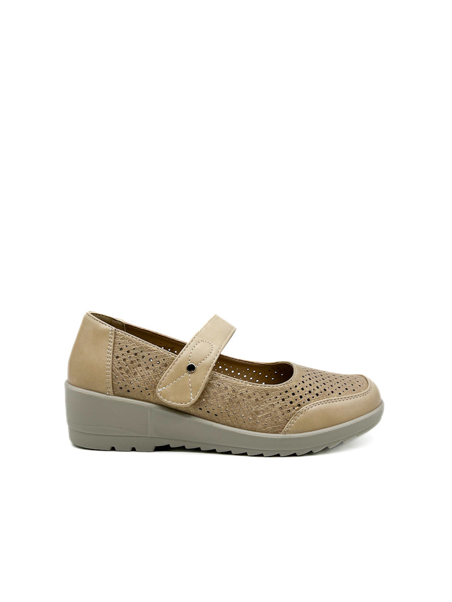 Zapatos Calados Velcro Cuña Referencia ZSC157 Beige